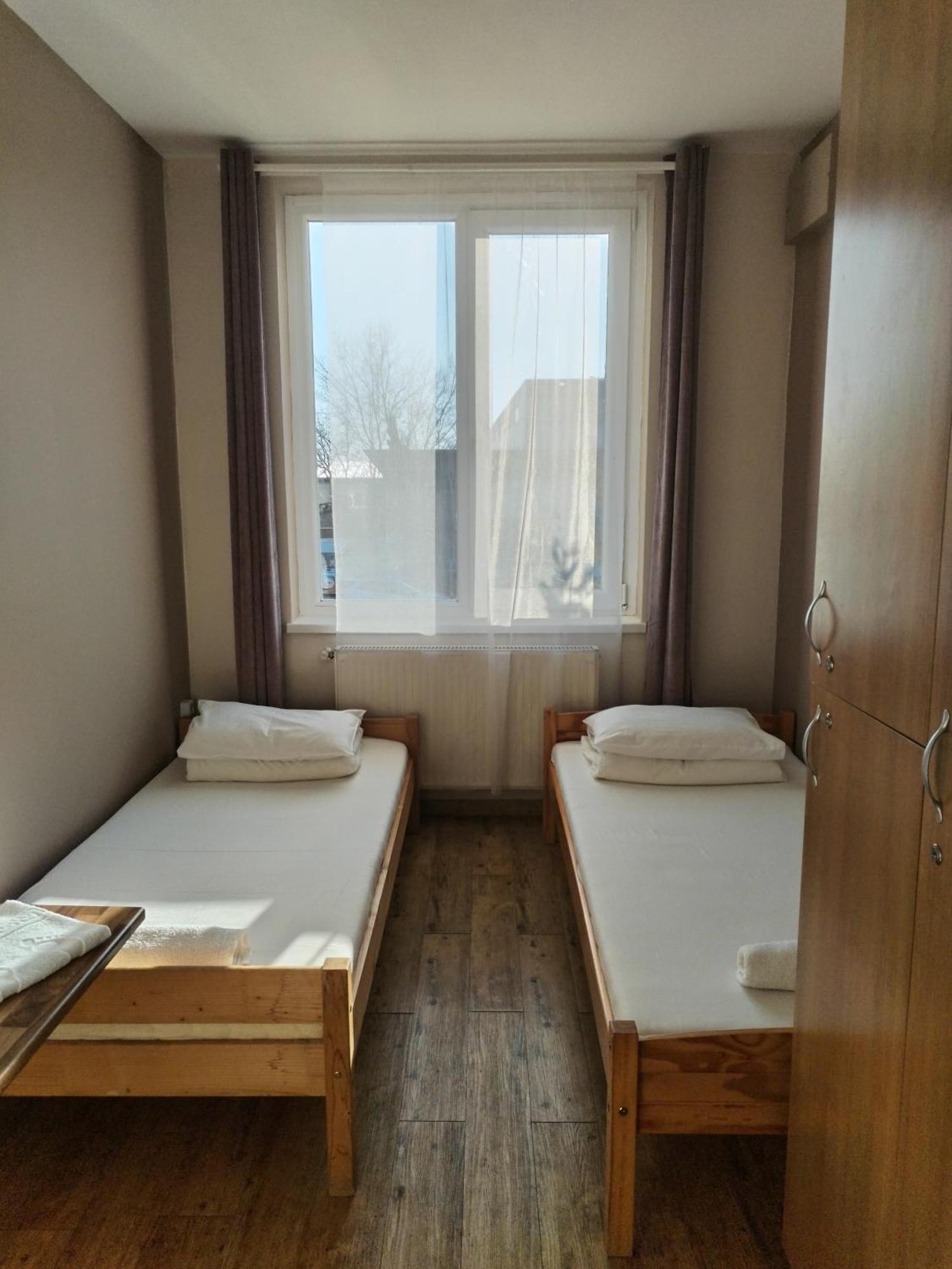 Hostel Ferihegy Vecsés Exteriör bild