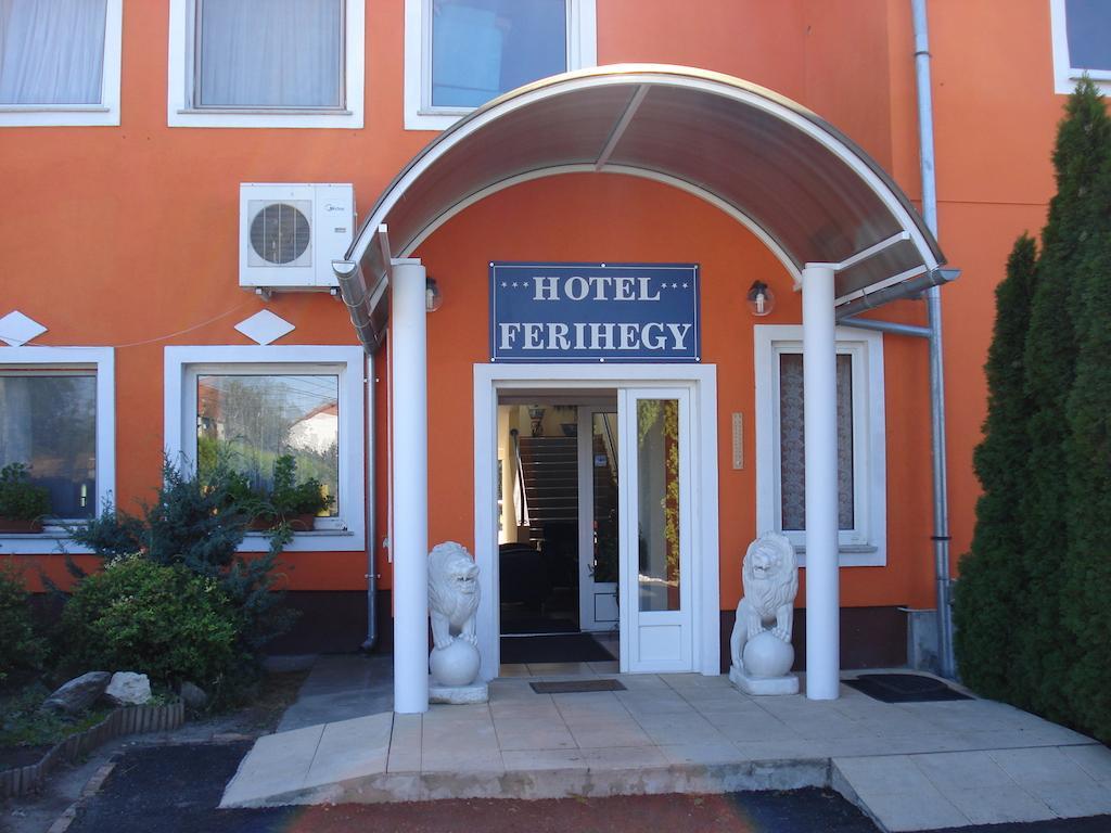 Hostel Ferihegy Vecsés Exteriör bild